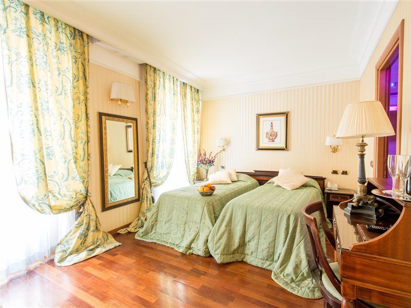 Hotell Cecil 3*