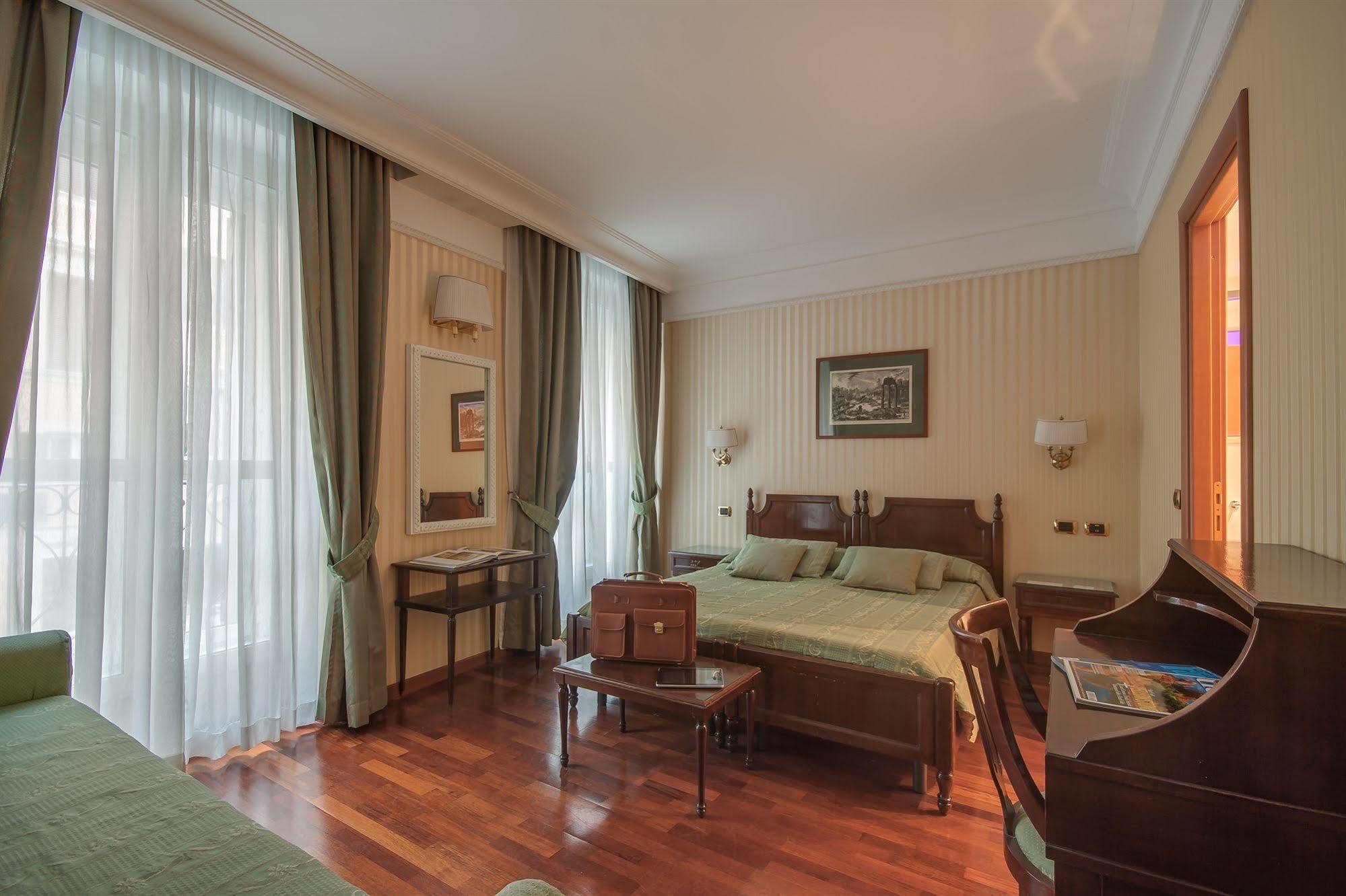 Hotell Cecil 3*