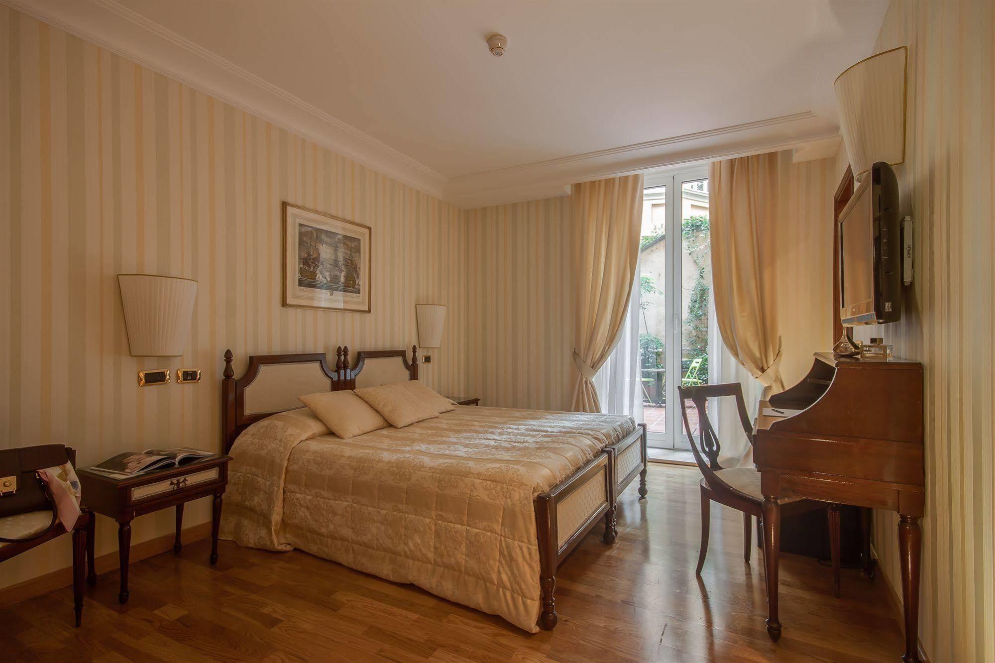Hotell Cecil 3*
